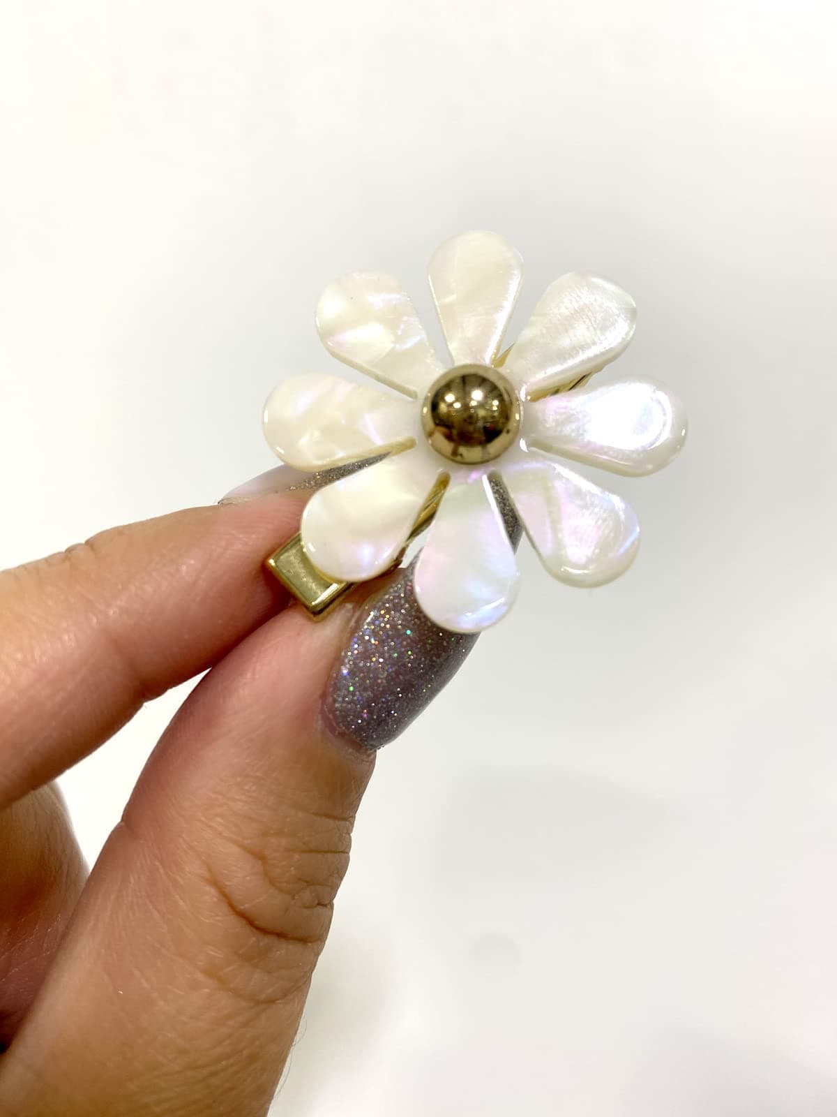 ALAZCO Each Jewels Flower Hair Clips 2 Pack, Shiny Pearl petals Daisy Hair Clips