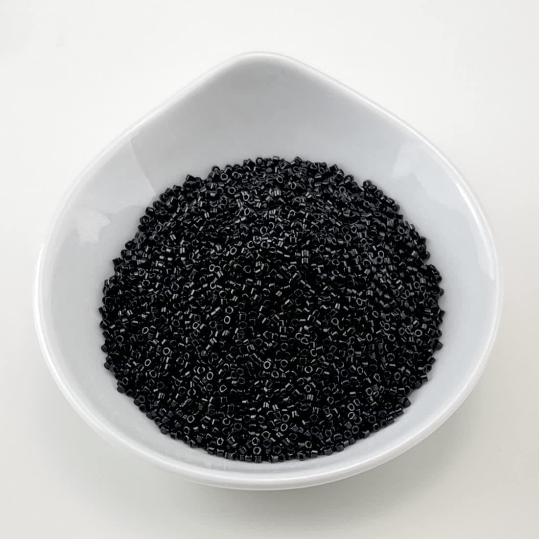 11/0 Cylinder Seed Beads - Black - DB0010 5 Grams