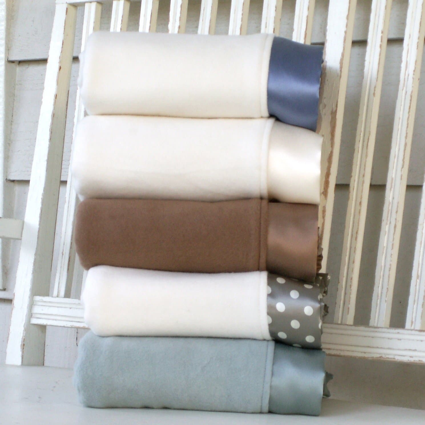 Organic Fleece Cotton Baby Blanket with Straight Silk Trim (Lil Robbie 20x25, Natural Cotton/Ocean Blue Silk)