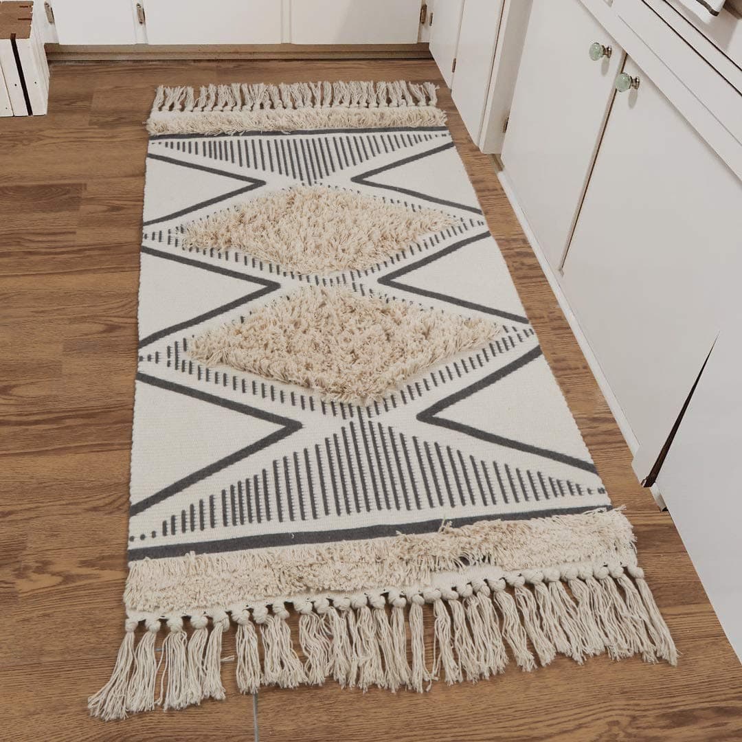Boho Kitchen Runner Rug, 2' x 4.3' Washable Cotton Farmhouse Bathroom Rug Runner Tufted Woven Geometric Runner Rugs Indoor Carpet with Tassels for Laundry Room Hallway Kitchen Sink