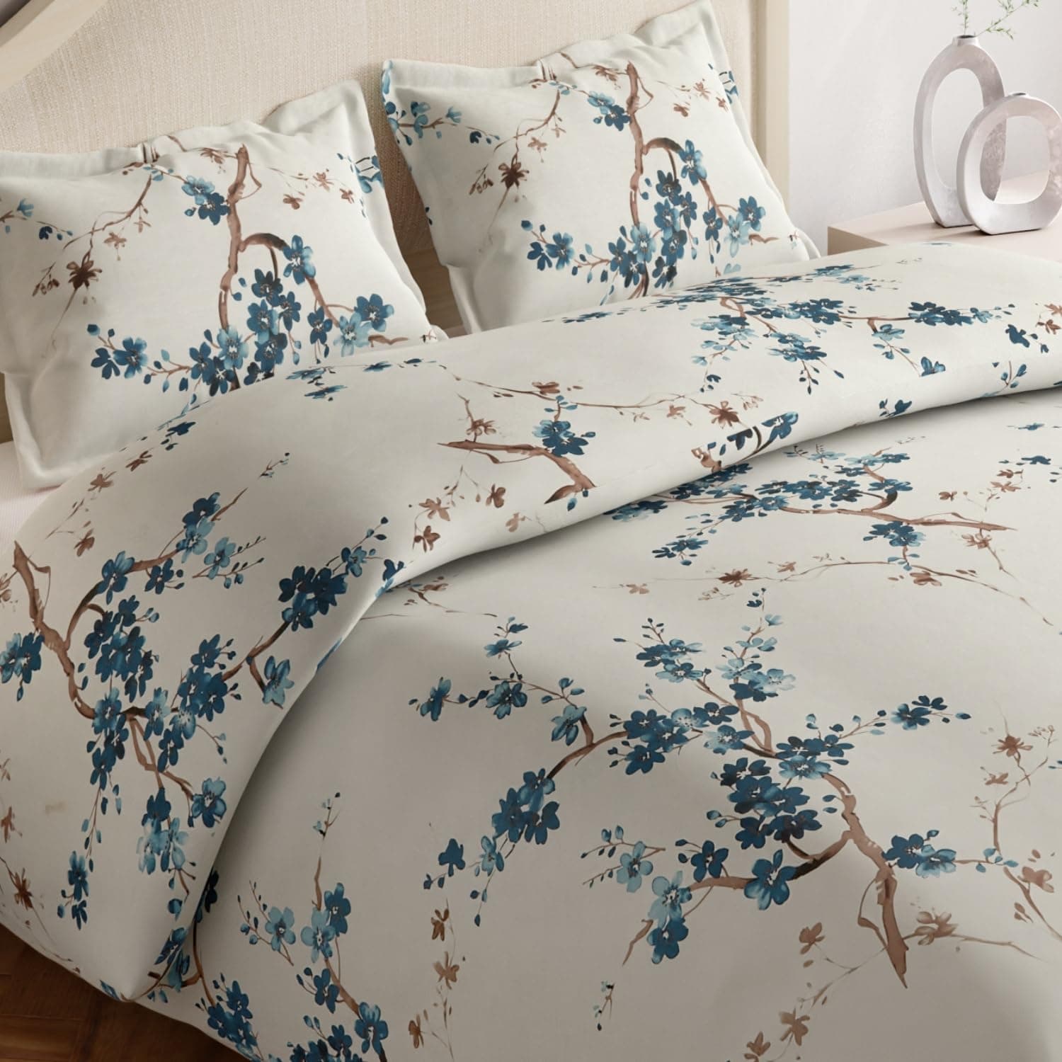 haus & kinder Floral Grace 100% Cotton Flat Bed Sheet Double Size with 2 Pillow Covers, 186 TC (Blue)