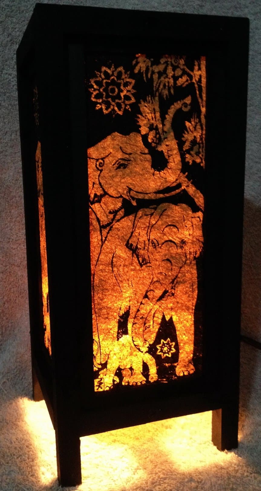 Thai Vintage Handmade ASIAN Oriental Art Elephant Bedside Table Lamp or Home Garden Decoration.