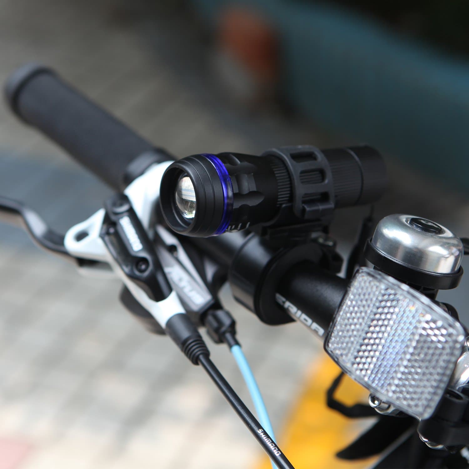 Wawacycles Bike Light 1-watt Cree Extrem Bright White LED Bicycle Zoomable Front Light/Headlight No Tools Required - Waterproof - Great Safety & Emergency Featuresbicycle Front Mount Headlight