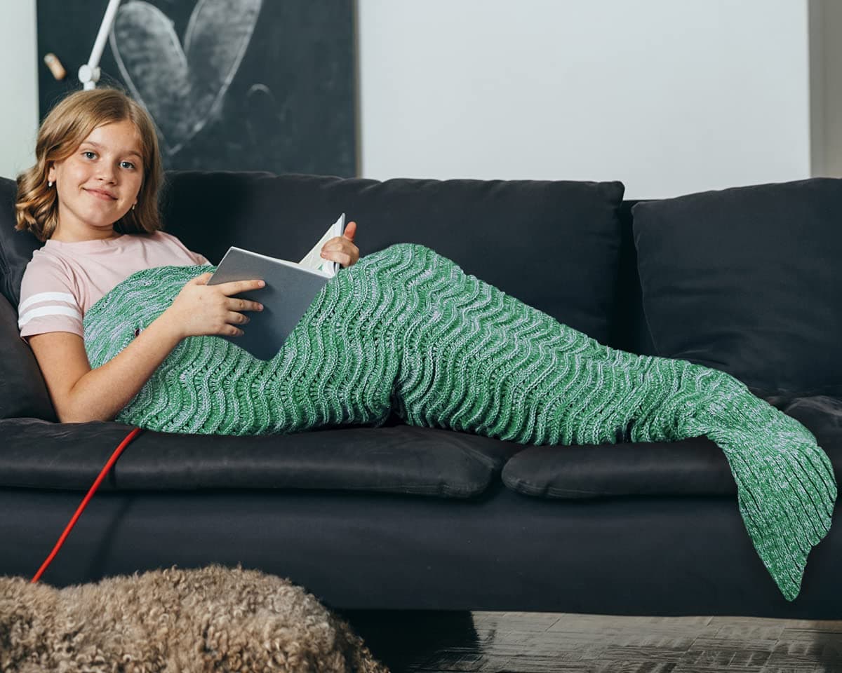 Mermaid Tail Blanket for Teen Girls with Anti-Slip Neck Strap Wave Pattern | Soft Sleeping Bag for All Seasons Green