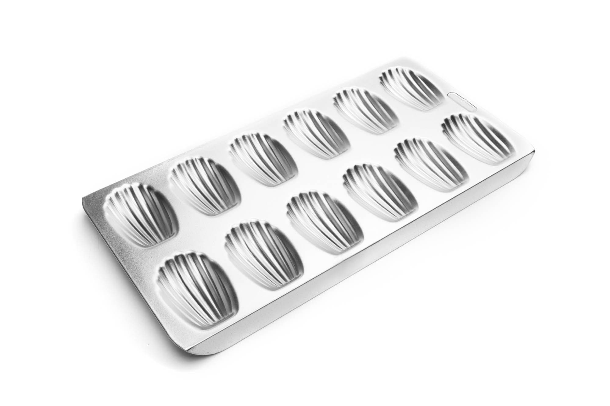 12 Cup Standard Madeline Pan