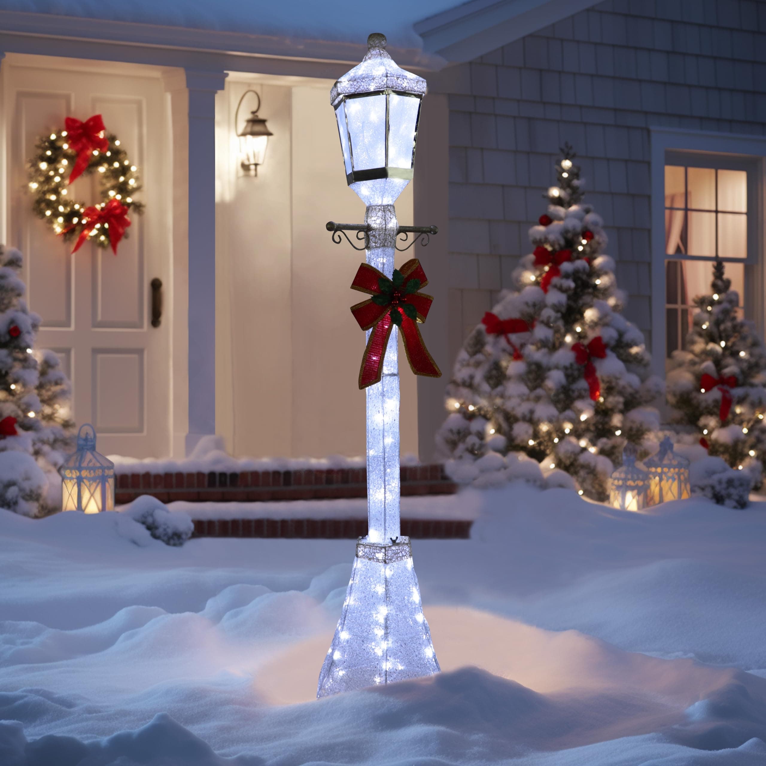 VEIKOU Outdoor Christmas Decorations 6FT Lighted Lamp Post, Light-up Street Lamp with 120 LED Lights & Red Bow, Christmas Decorations Outside for Yard Garden Lawn Porch Holiday Xmas