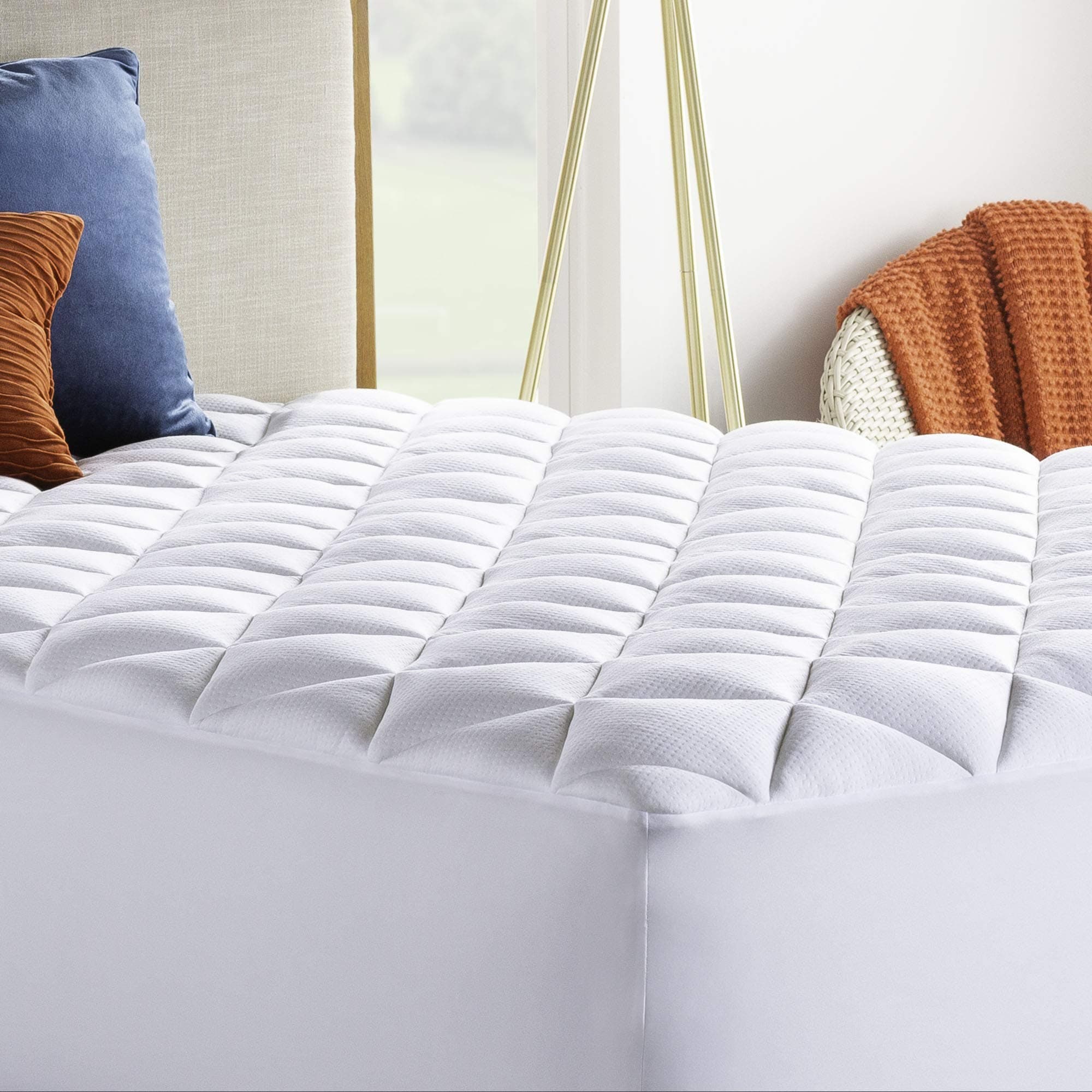 Linenspa Plush Rayon from Bamboo Pillow Top Mattress Pad - Ultra Plush Down Alternative Filled Mattress Topper - King , White