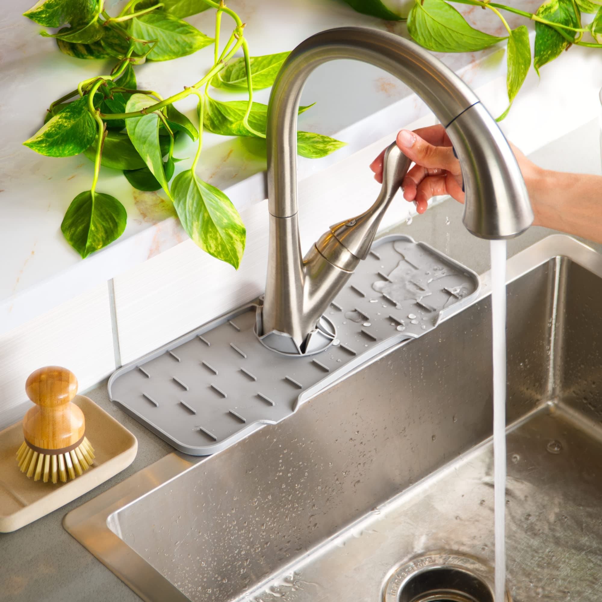 Ternal Silicone Faucet Handle Drip Catcher Tray Mat, Silicone Faucet Mat Dish Soap Sponge Holder for Kitchen Sink Accessories Gadgets, Drying Mat for Kitchen Counter Bathroom Kitchen Sink [Grey]