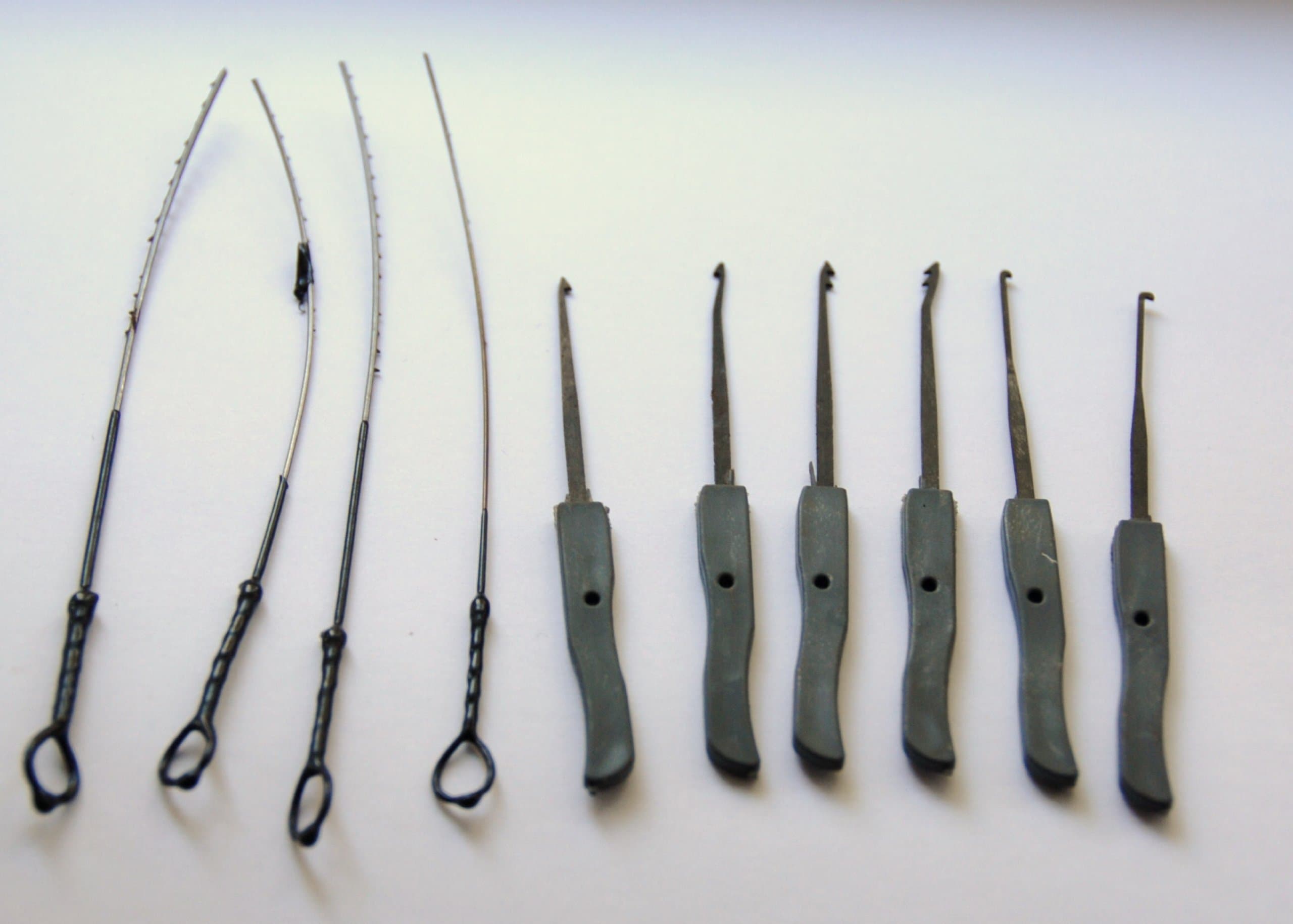 Broken key extractor set