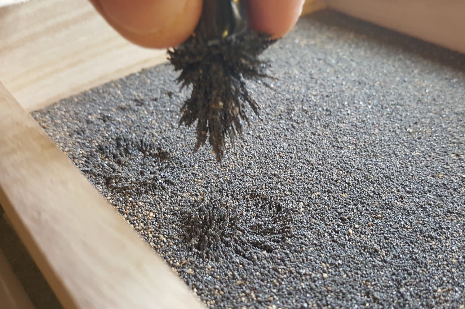 MagZen Natural Magnetic Magnetite Sand (Black) 1LB - With 2 Magnets - Mined from the Ground in Arizona USA