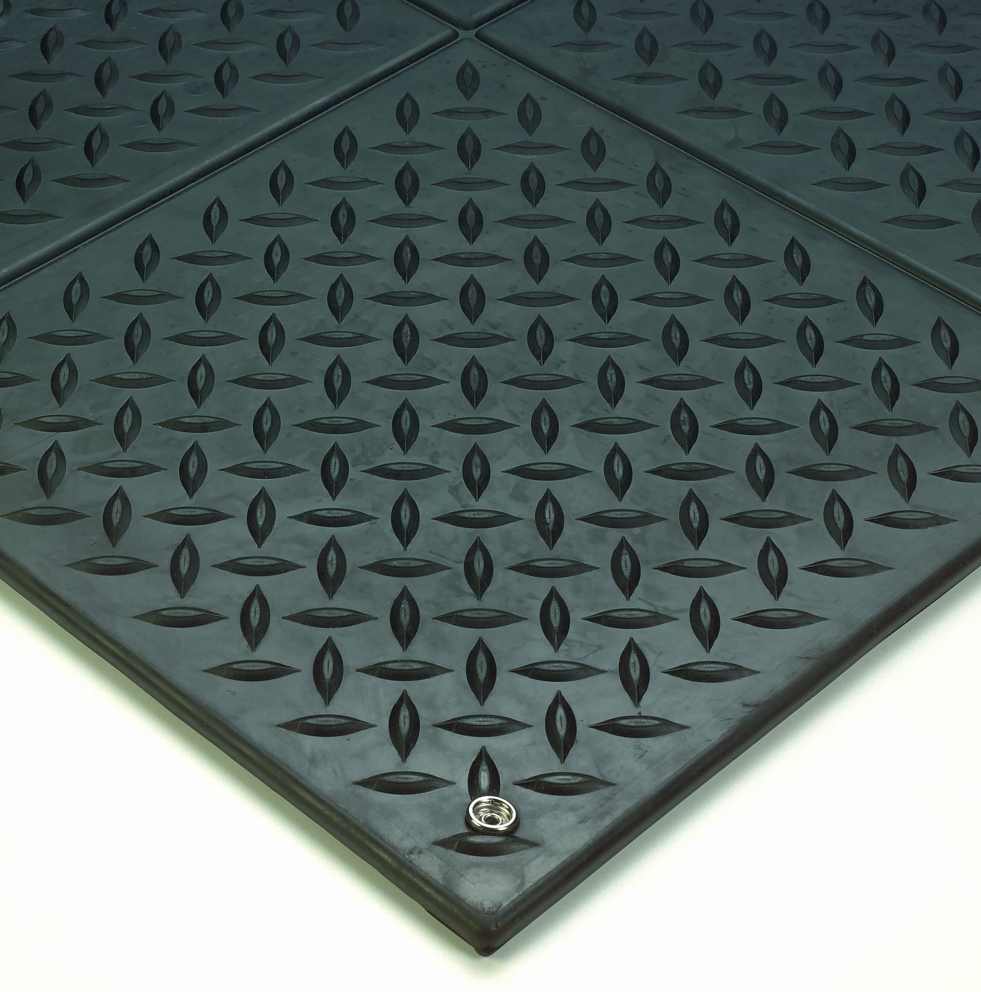 Wearwell Natural Rubber 788 Modular Diamond-Plate Conductive ESD Mat, for Electronic and High-Voltage Apparatus , 3' Width x 3' Length x 1/2" Thickness, Black