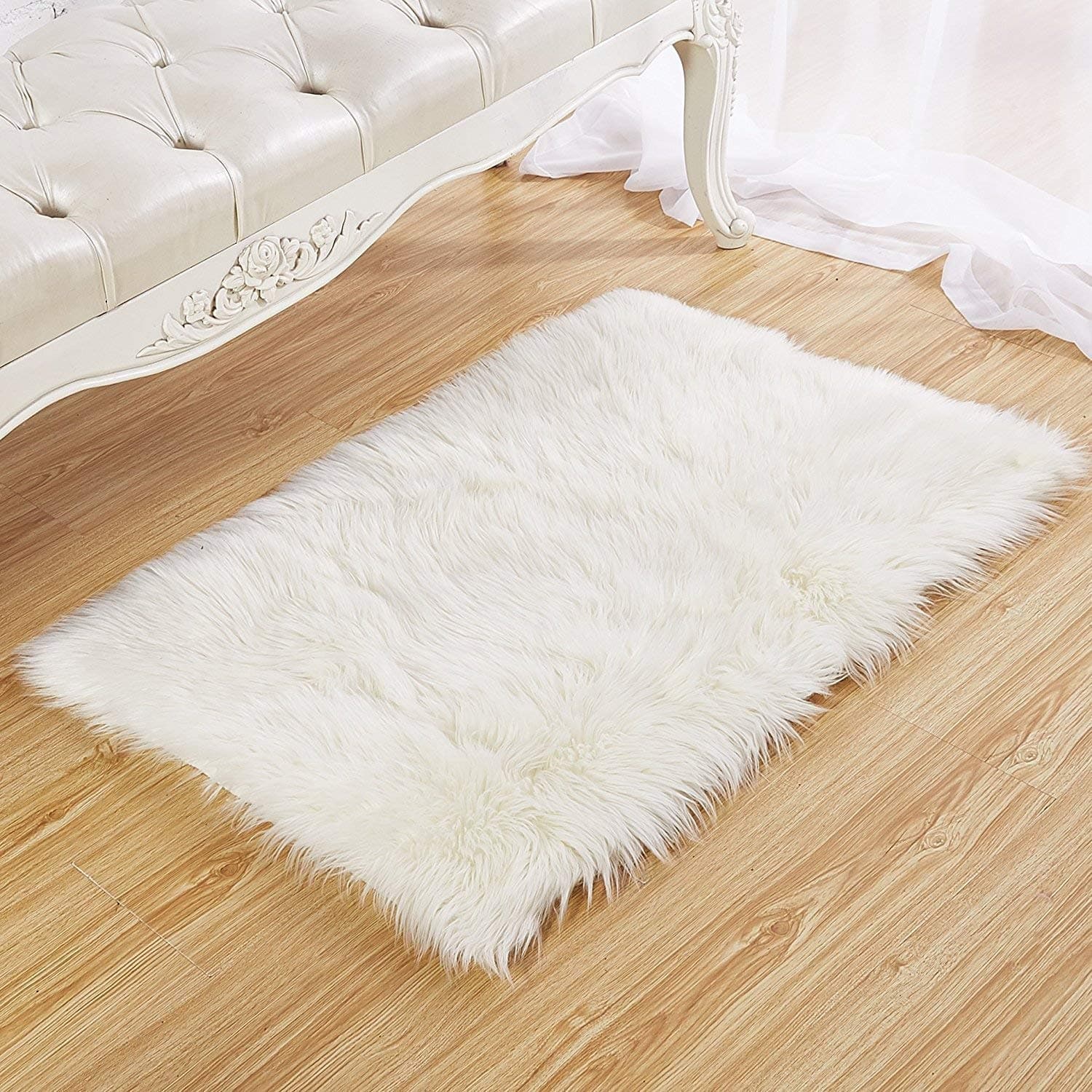 QINGLOU Faux Fur Sheepskin Style Rug Faux Fleece Chair Cover Seat Pad Soft Fluffy Shaggy Area Rugs For Living Room Bedroom Sofa Floor Rugs (White, 80 x 180cm)