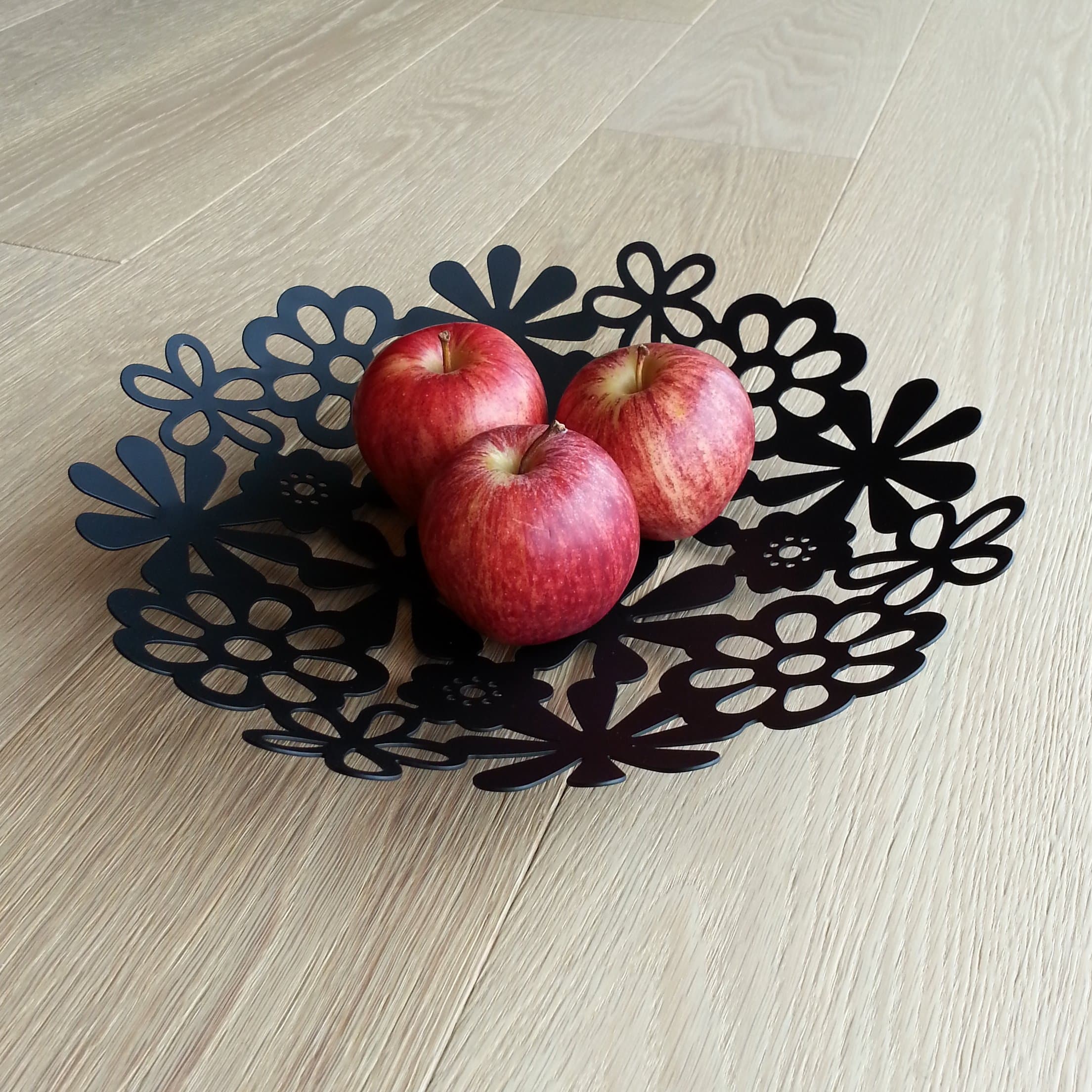 White or Black metallic fruit bowl in floral pattern (Black)