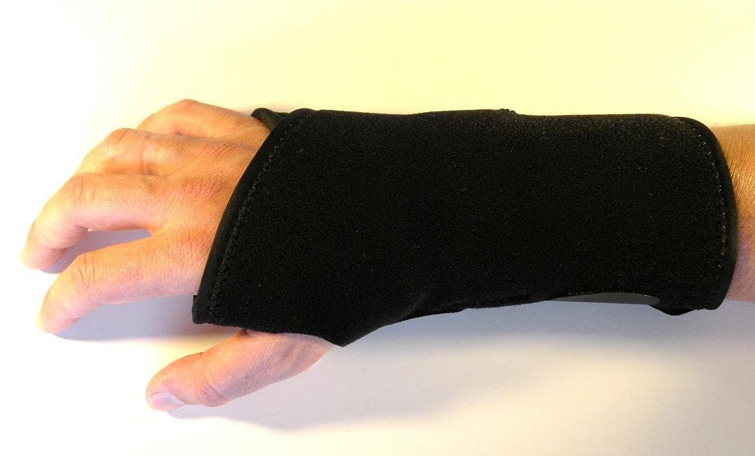 FLEXIBRACECarpal Tunnel Wrist Brace Support w/Splint (Right Hand (ONE Size))