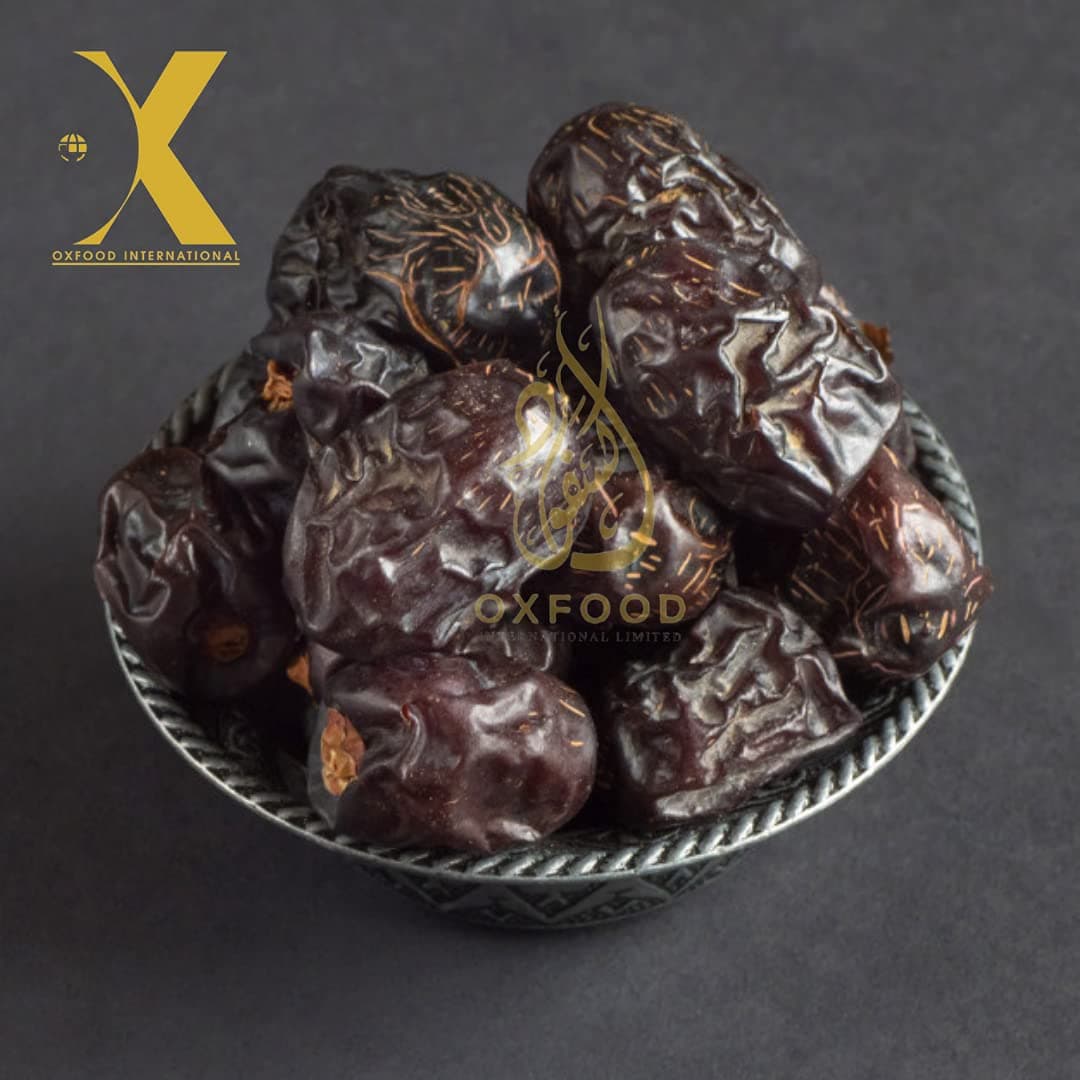 Premium AJWA Dates 400g from Al Madina Al Munwwara. (Aliat Taibah)