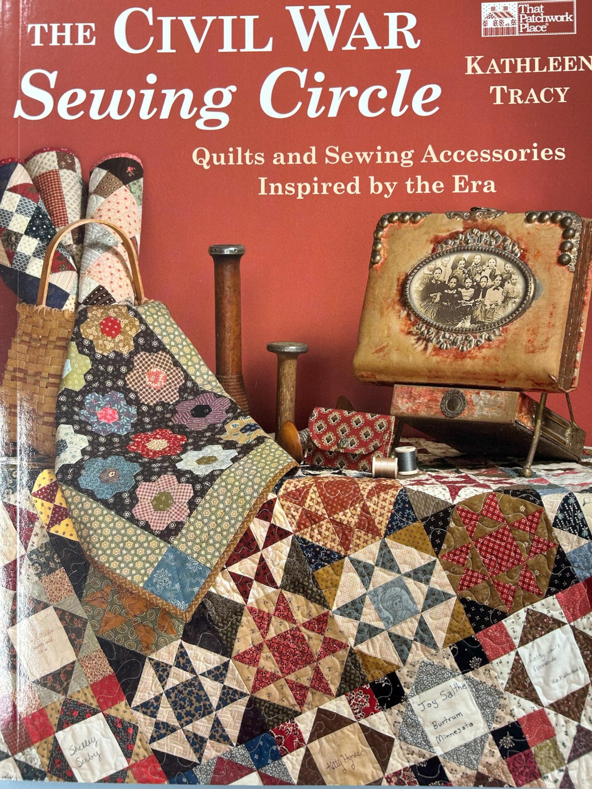 The Civil War Sewing Circle: Quilts and Sewing Accessories Inspired by the Era